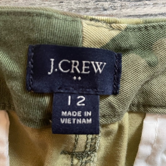 Like new, J Crew camo pants, size 12 - Picture 5 of 5